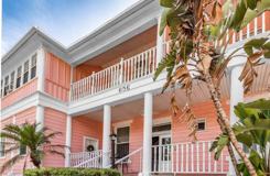 656 Beach Dr Ne - Photo 1 of 1
