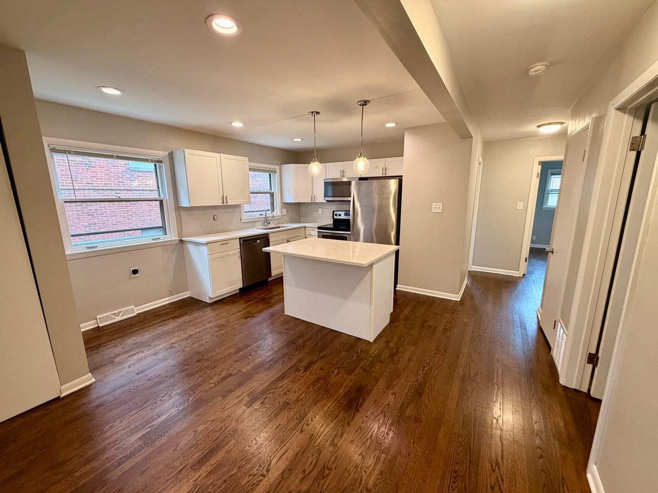 2987 S Clement Ave #2987 - Photo 3 of 13