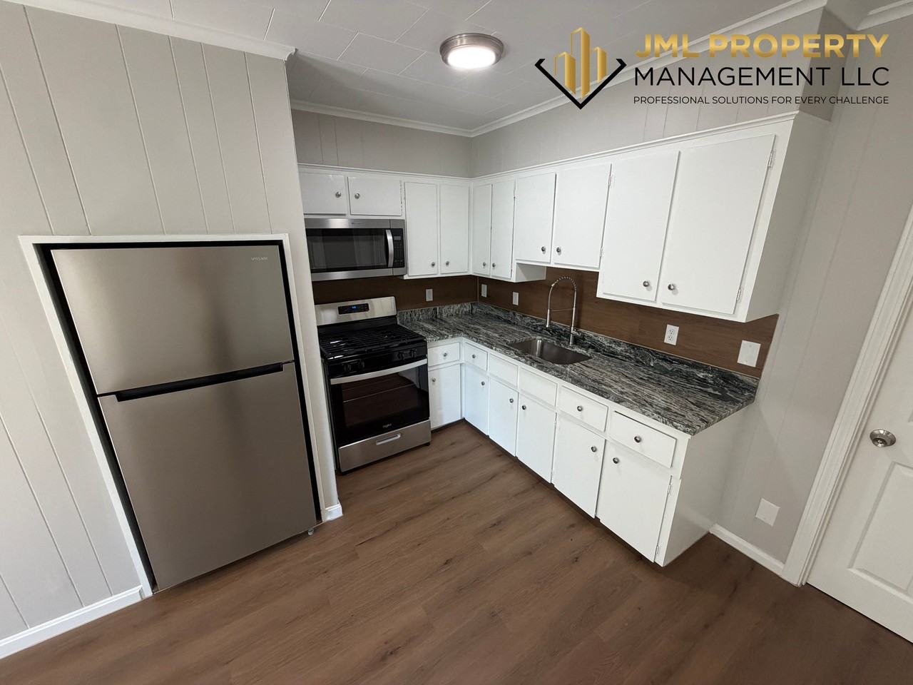 52 Pitman St #1E - Photo 3 of 11