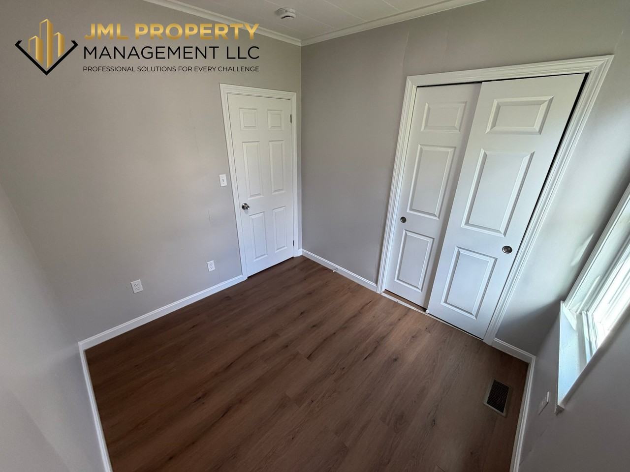 52 Pitman St #1E - Photo 5 of 11