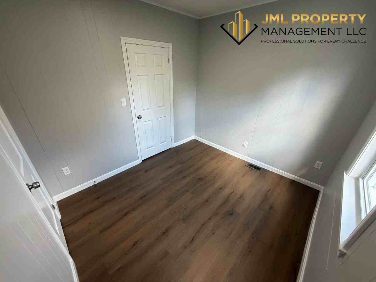 52 Pitman St #1E - Photo 7 of 11