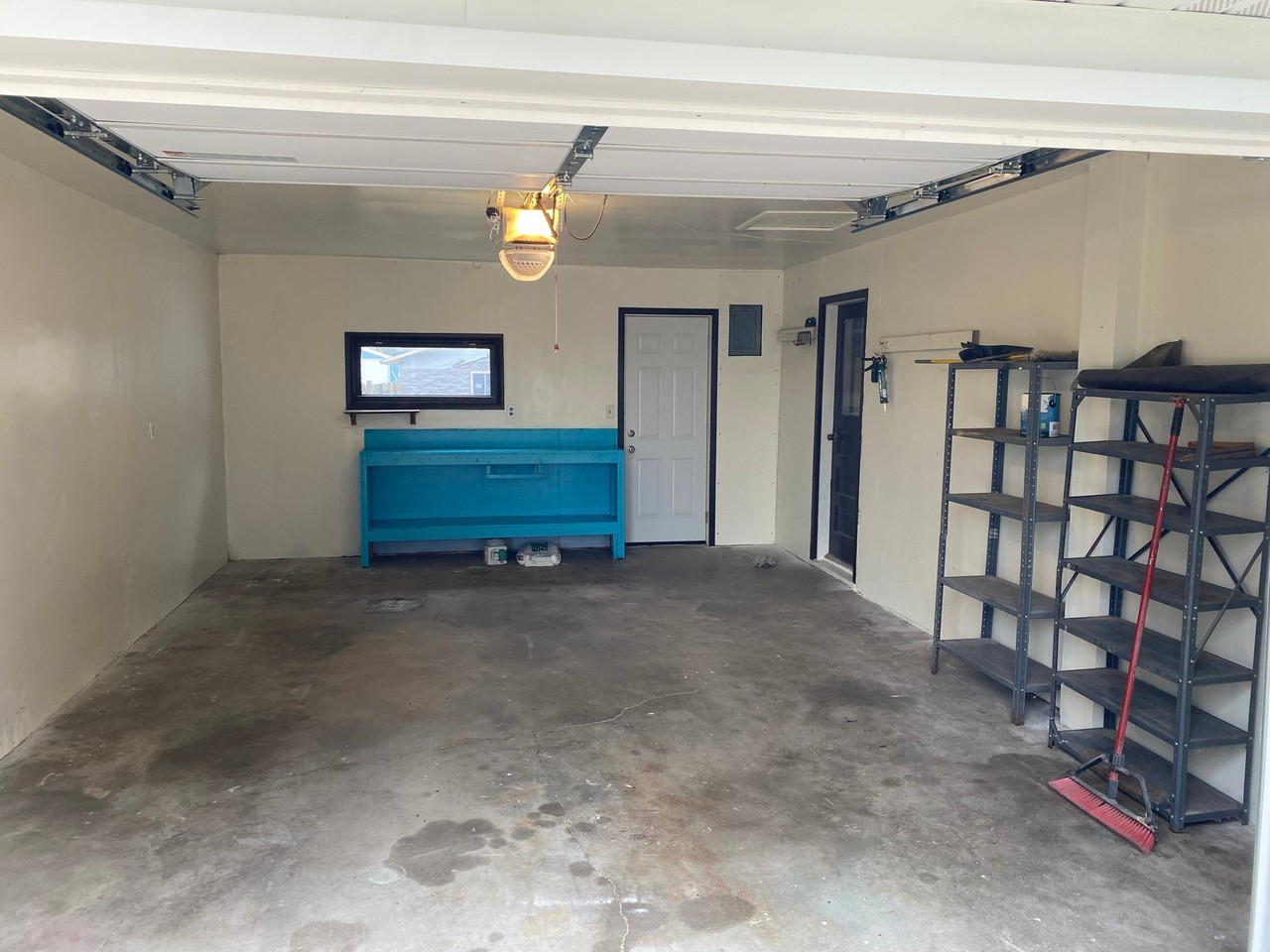 208 N 9th St - Photo 2 of 17