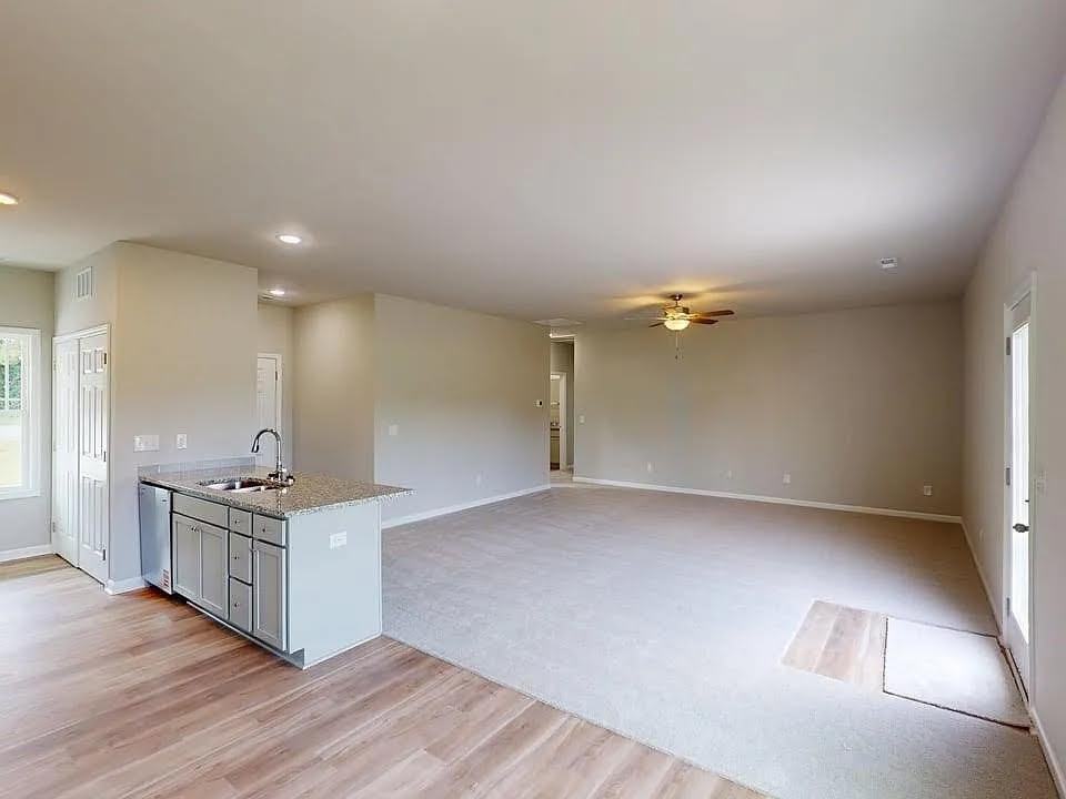 225 Swinson Dr - Photo 2 of 18