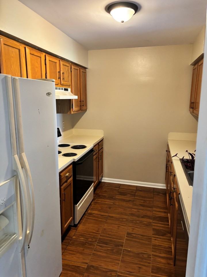 1201 Carriage Light Loop - Photo 4 of 14