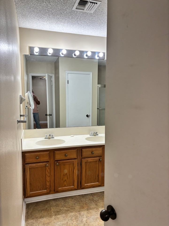 1201 Carriage Light Loop - Photo 6 of 14