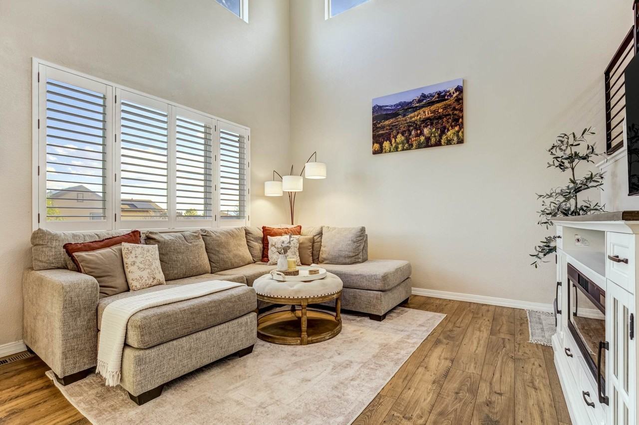 7731 Canyon Oak Dr - Photo 3 of 20