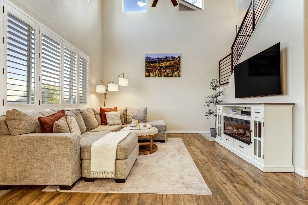 7731 Canyon Oak Dr - Photo 4 of 20