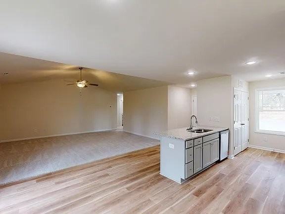 304 Sandy Springs Dr - Photo 3 of 17