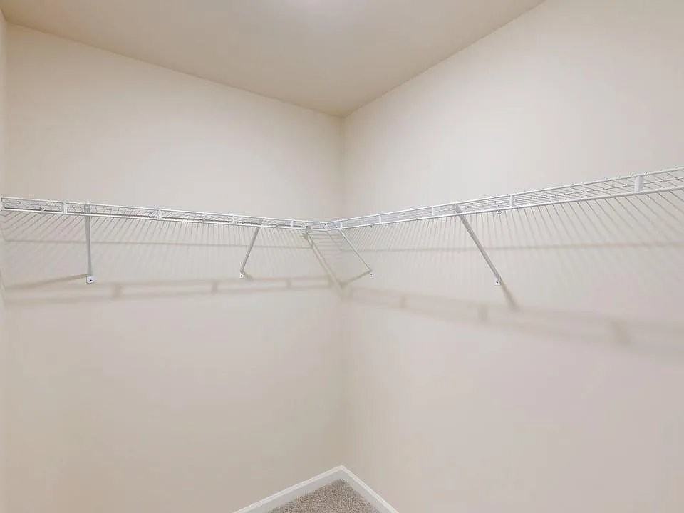304 Sandy Springs Dr - Photo 7 of 17