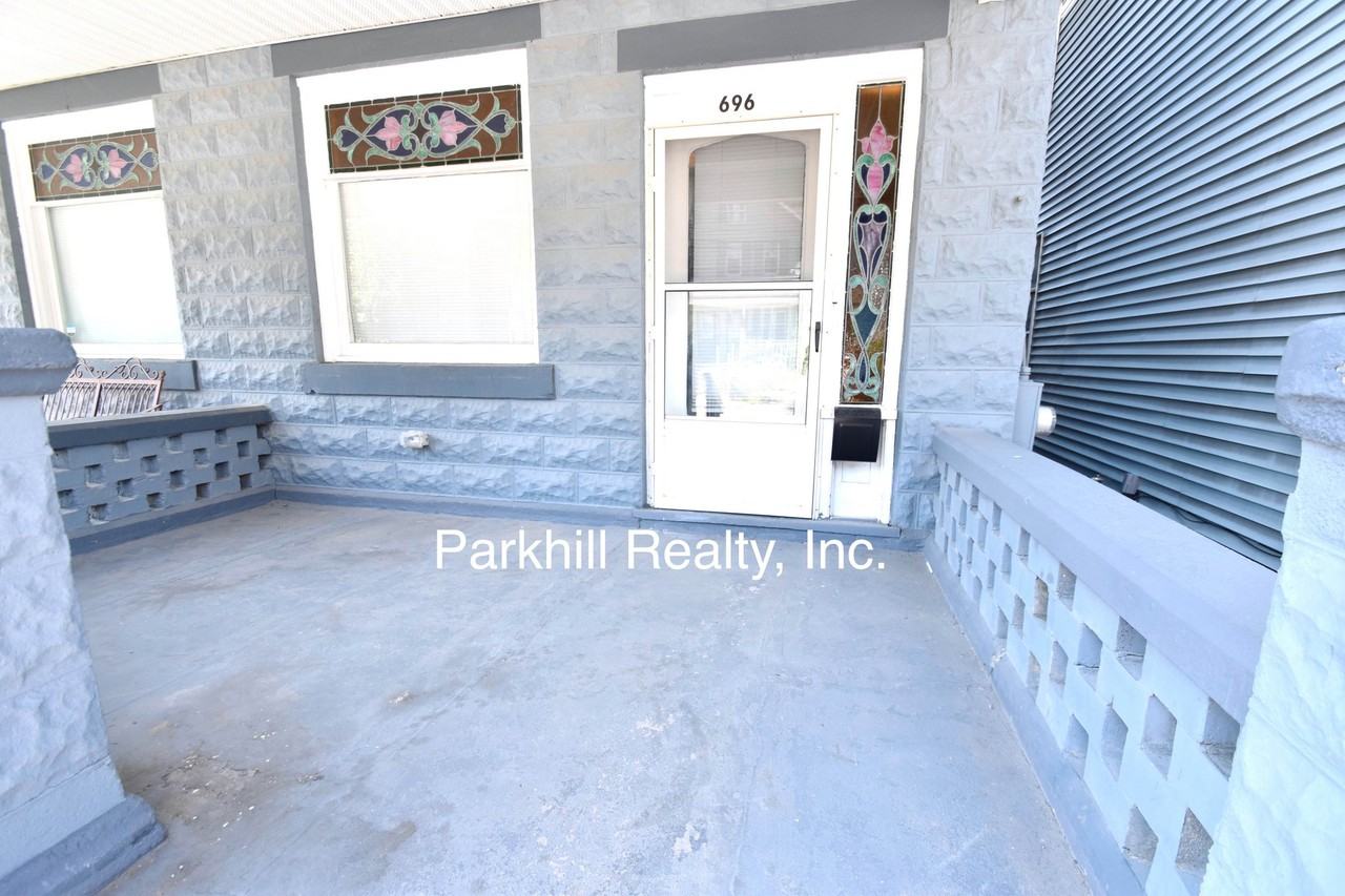 696 S Main St - Photo 2 of 16