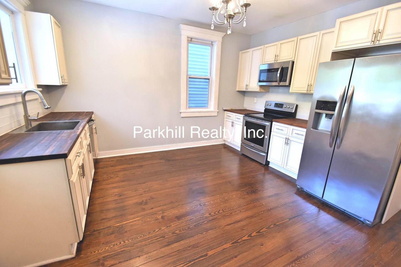 696 S Main St - Photo 6 of 16