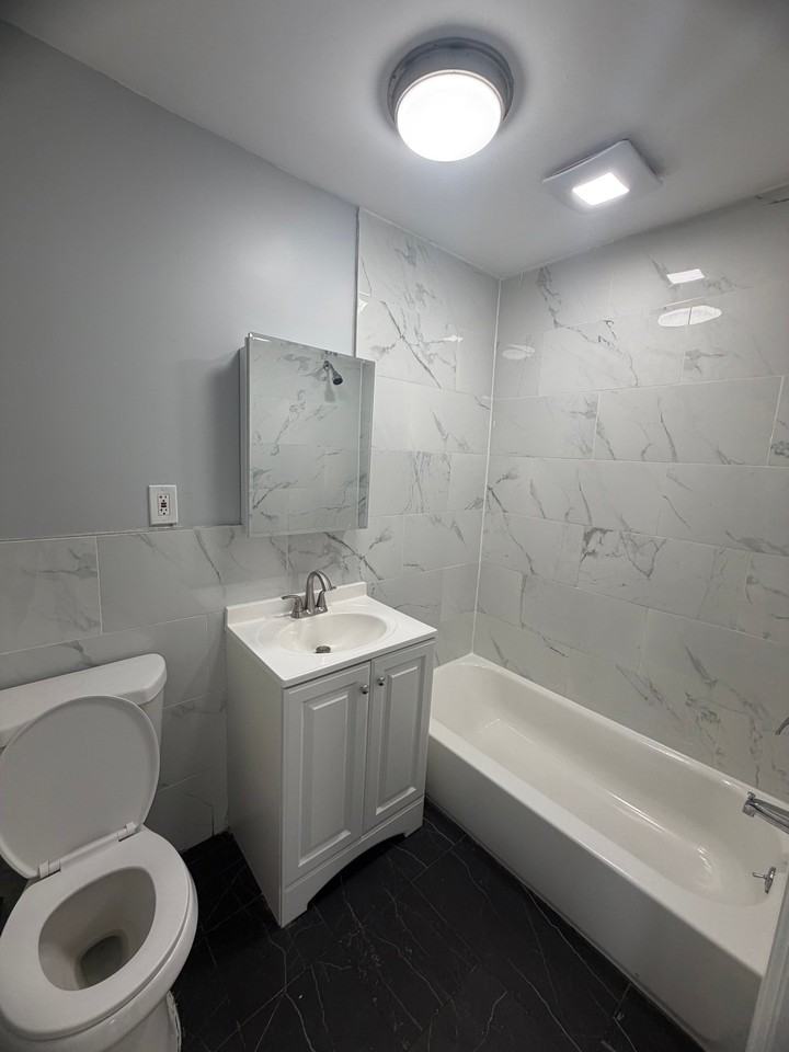 757 Ogden St #1 - Photo 5 of 9