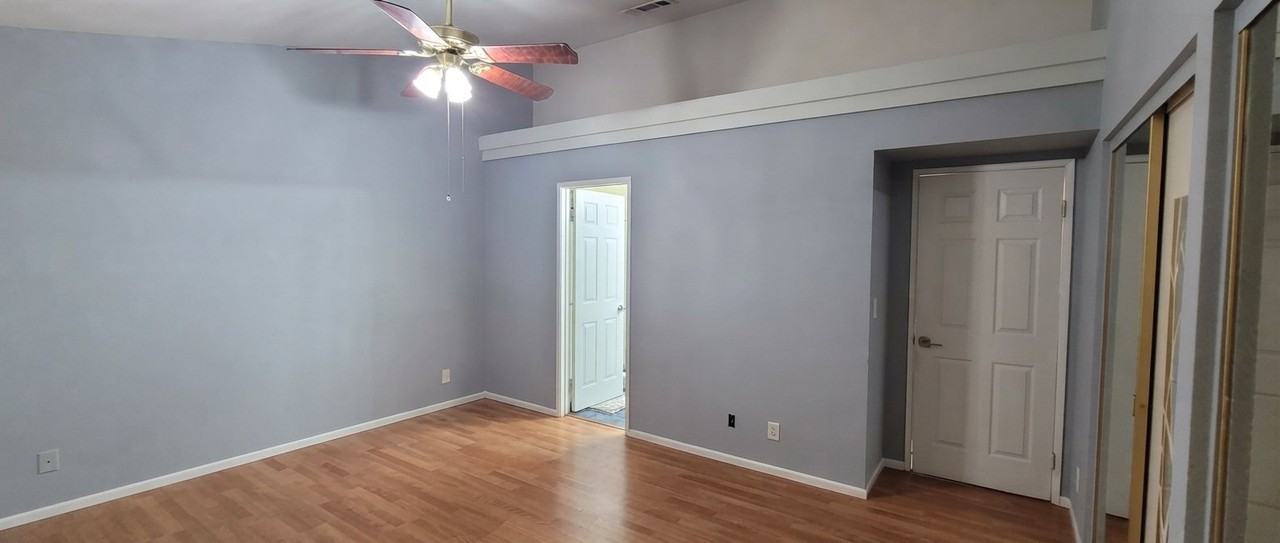 4339 E Avenue Q11 - Photo 4 of 17