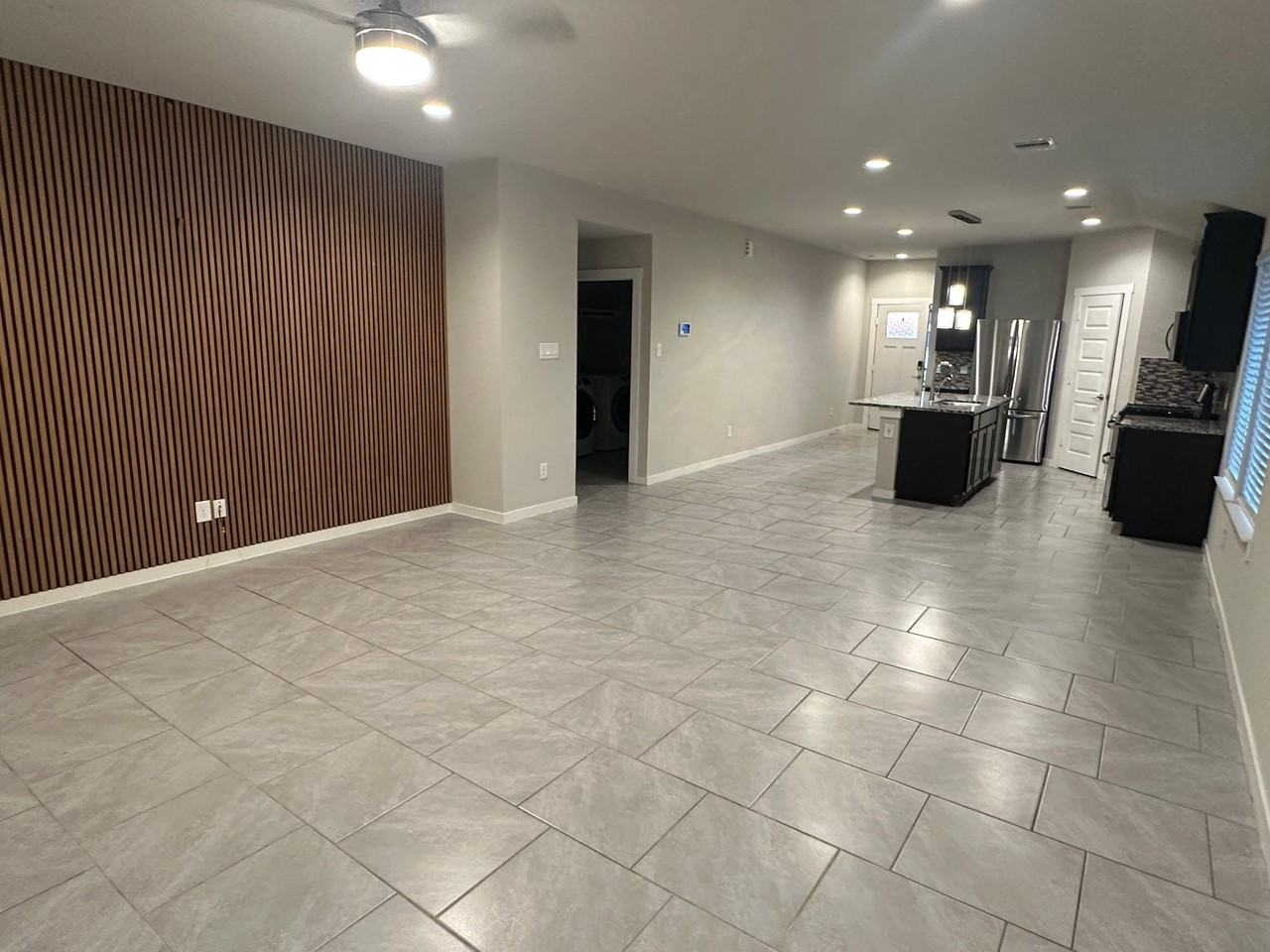 7634 Ramsgate Cliff Ln - Photo 3 of 17
