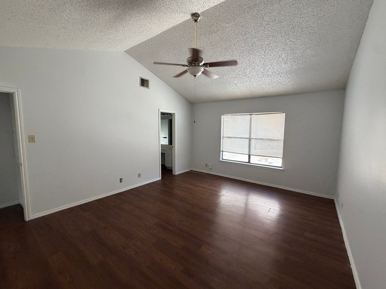 8023 Dove Trail Dr - Photo 7 of 19