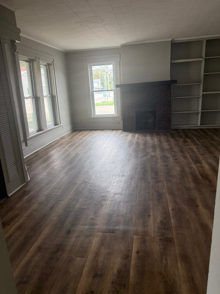 23 W Main St - Photo 3 of 11