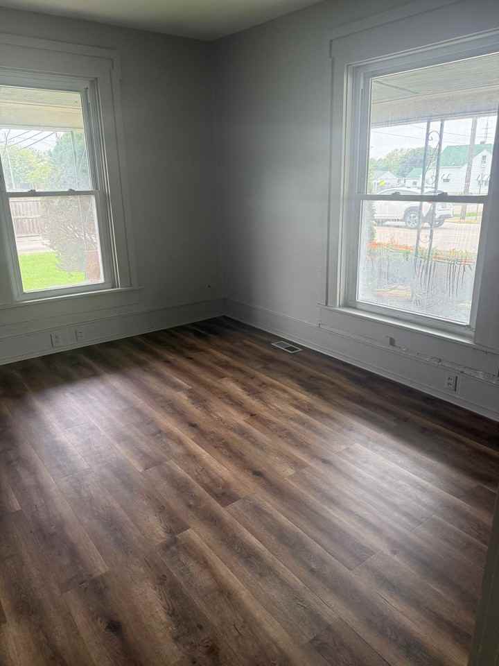 23 W Main St - Photo 4 of 11