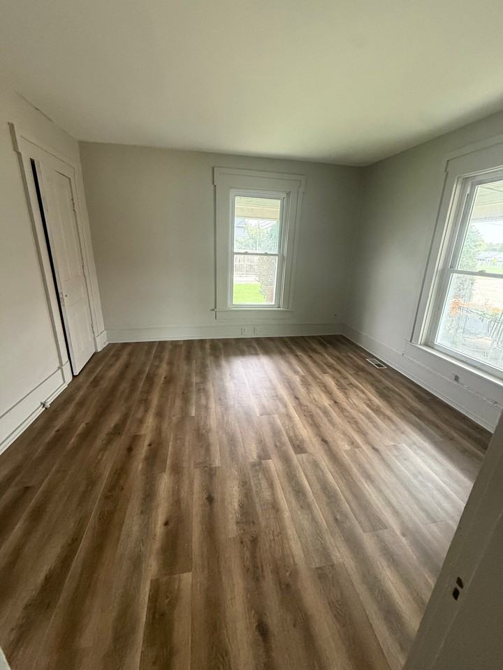 23 W Main St - Photo 5 of 11