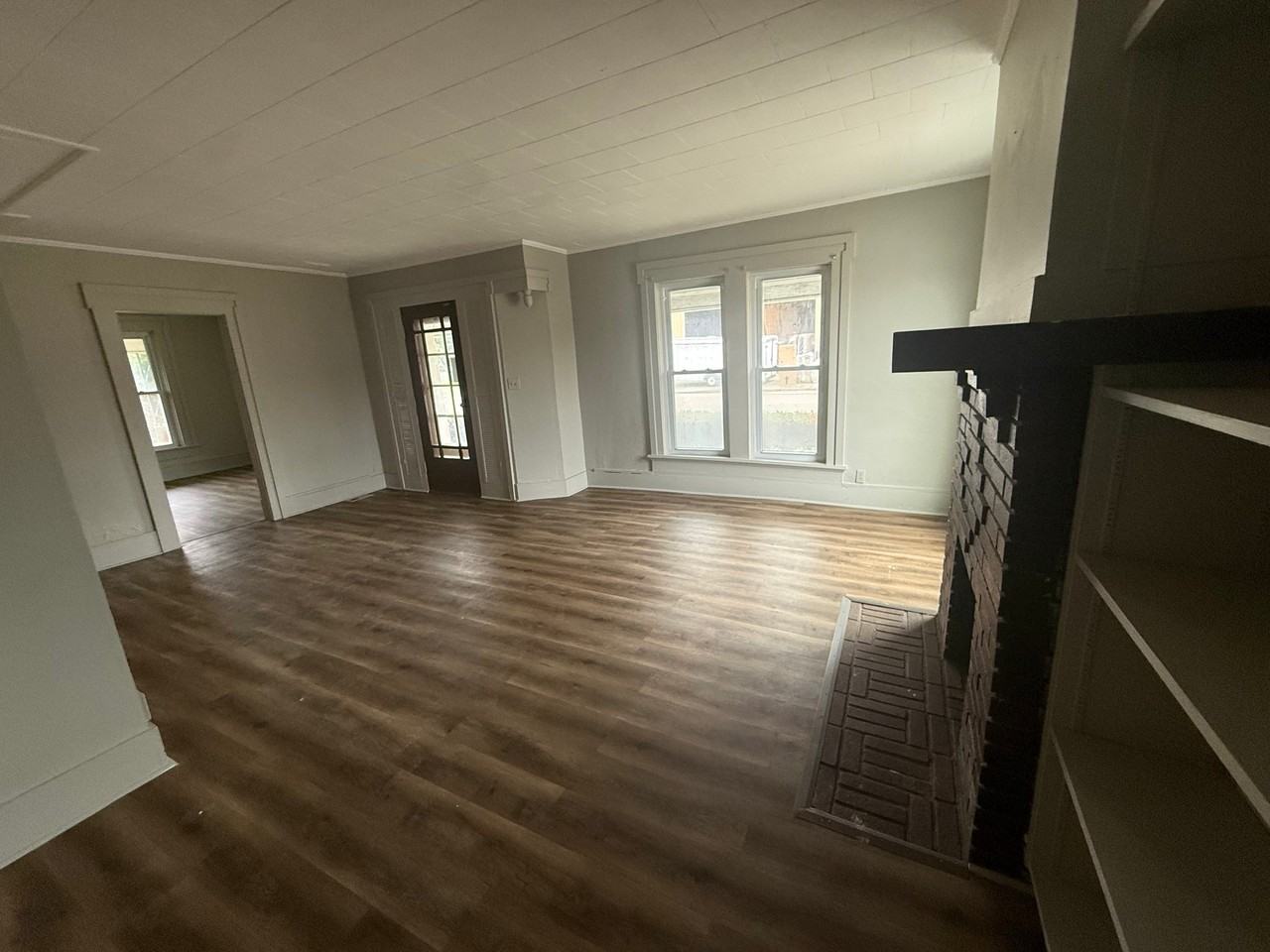 23 W Main St - Photo 6 of 11