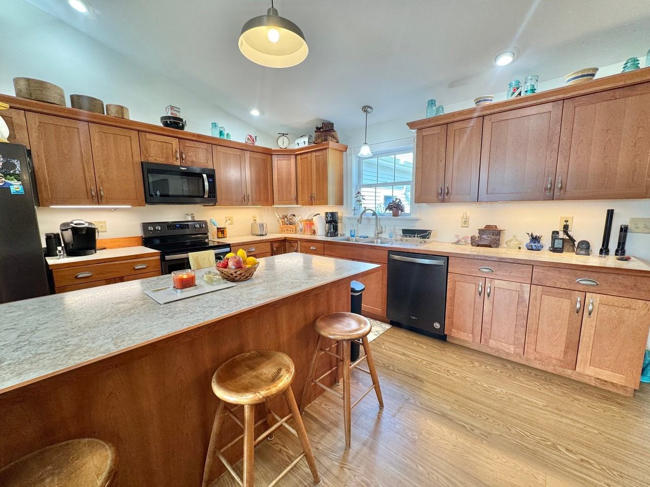 88 Spout Hill Rd - Photo 5 of 20