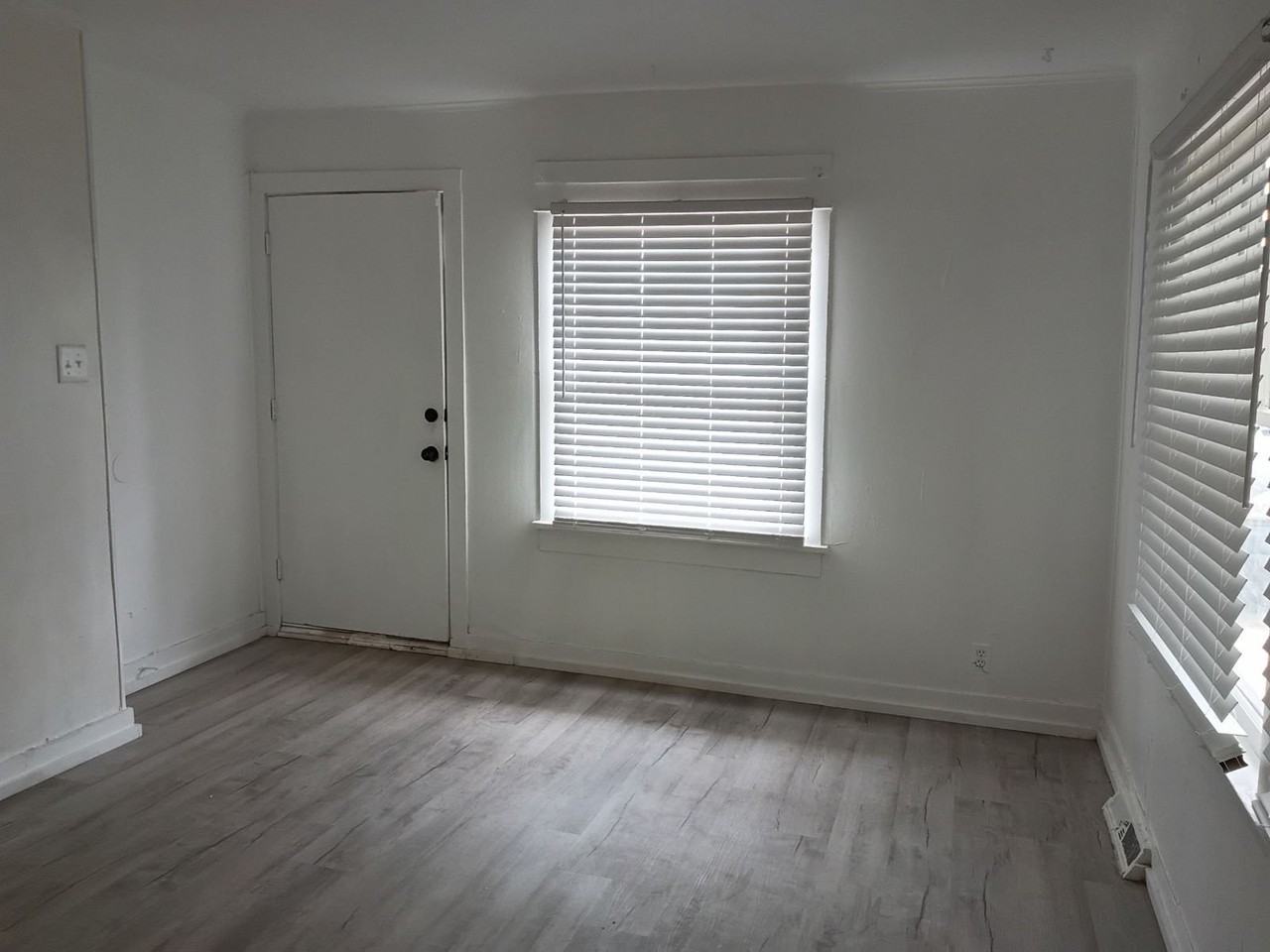 1317 N La Crosse Ave - Photo 5 of 14