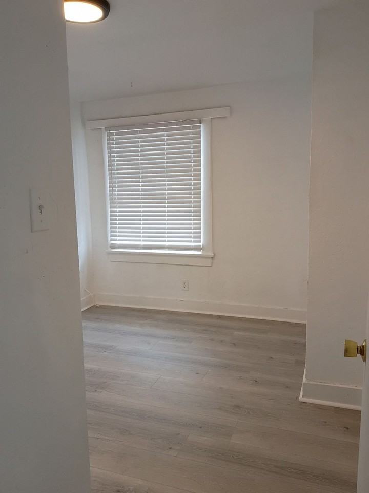 1317 N La Crosse Ave - Photo 6 of 14