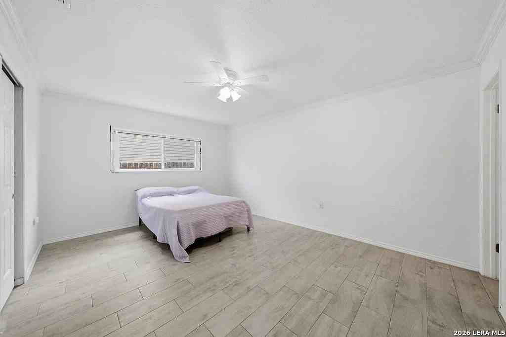 5930 Oak Run St - Photo 2 of 10