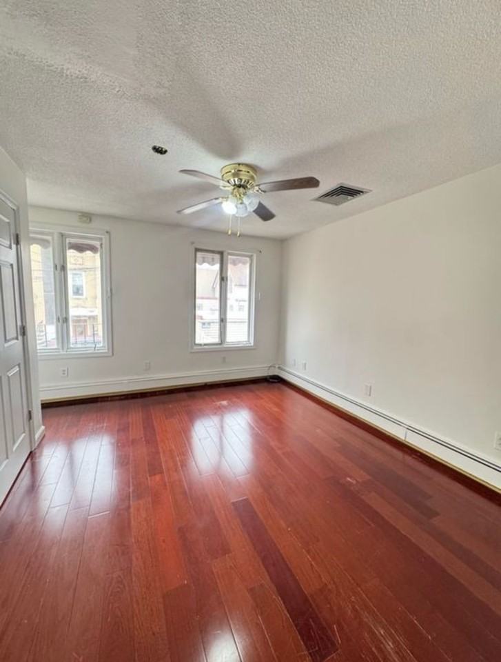 5505 Grant Pl #FL2 - Photo 4 of 8