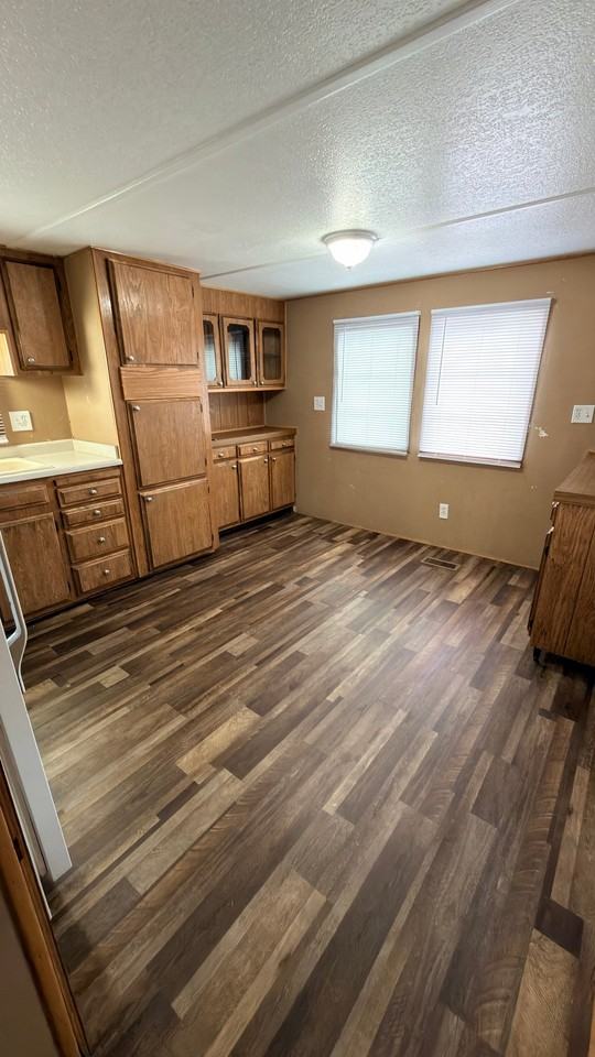 845 W.S. #19 - Photo 2 of 7