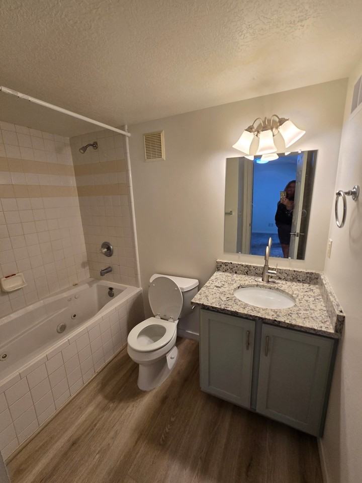 1344 Westnorth #2ndFL - Photo 2 of 8