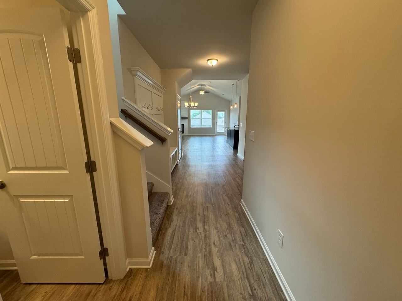 102 Daymark Dr - Photo 3 of 27