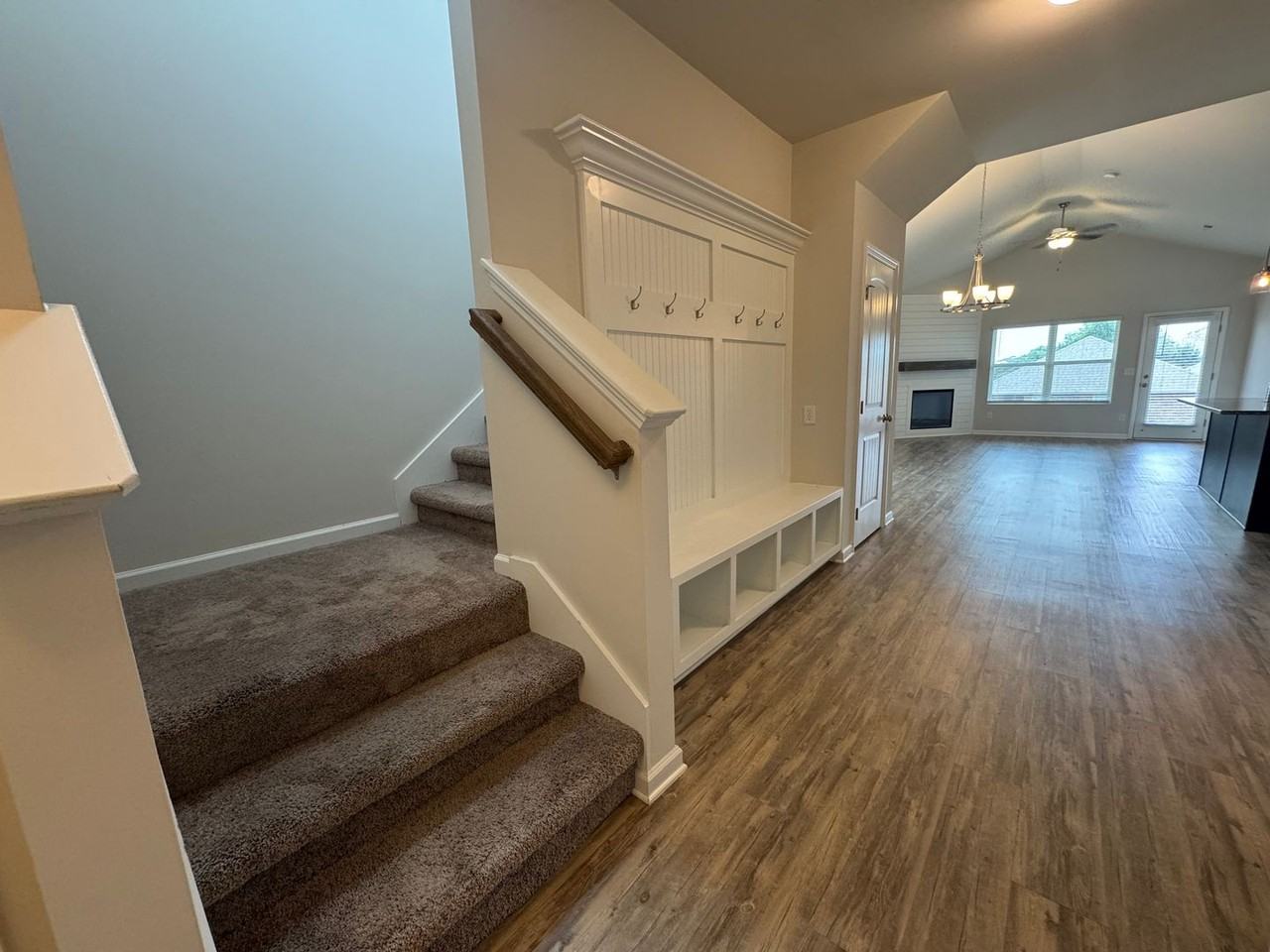 102 Daymark Dr - Photo 4 of 27
