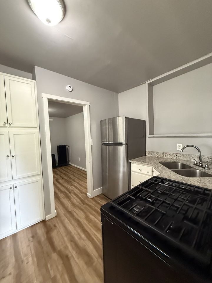 2634 Quincy Avenue - Photo 5 of 30