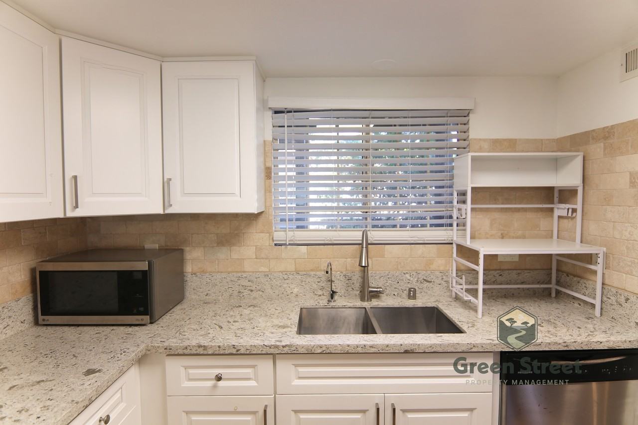 4240 Menlo Avenue - 1Unit 5 #1 - Photo 3 of 19