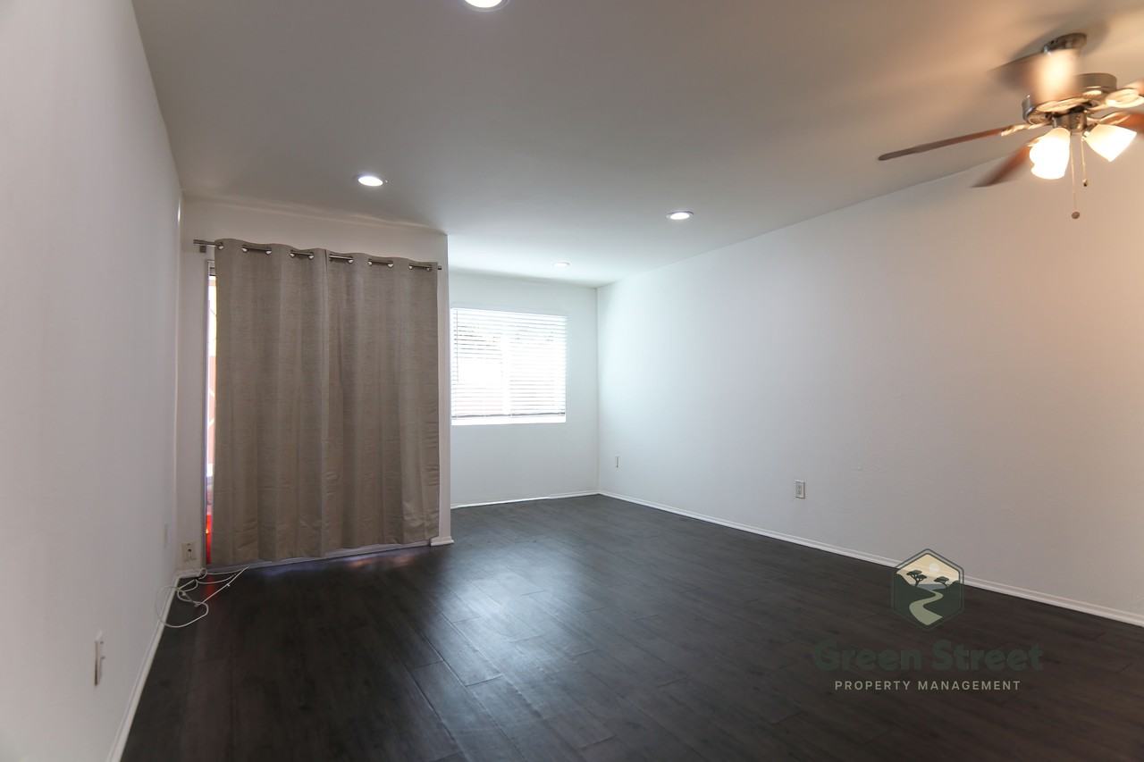 4240 Menlo Avenue - 1Unit 5 #1 - Photo 5 of 19