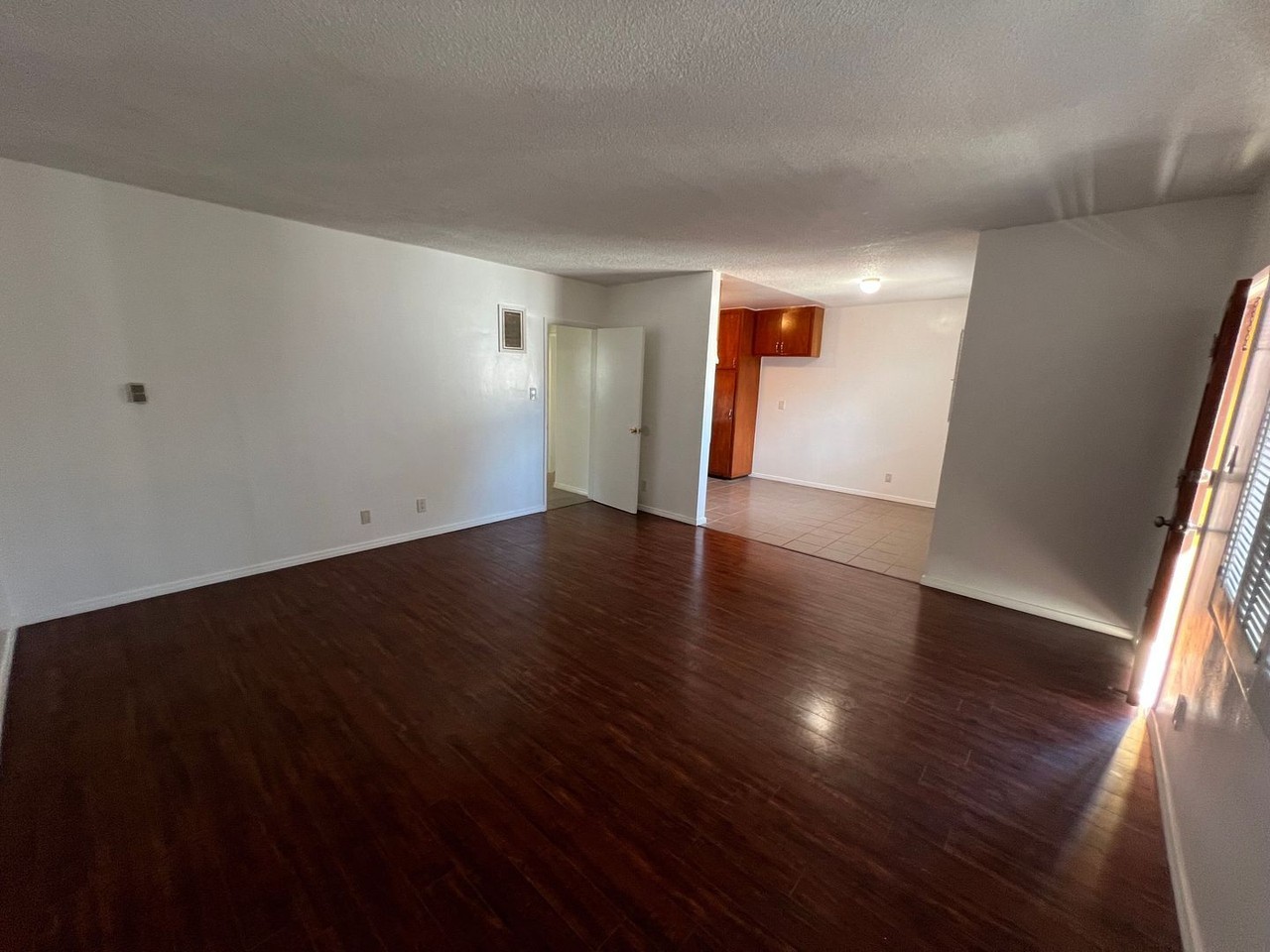 5192 W 20th St - Photo 3 of 11