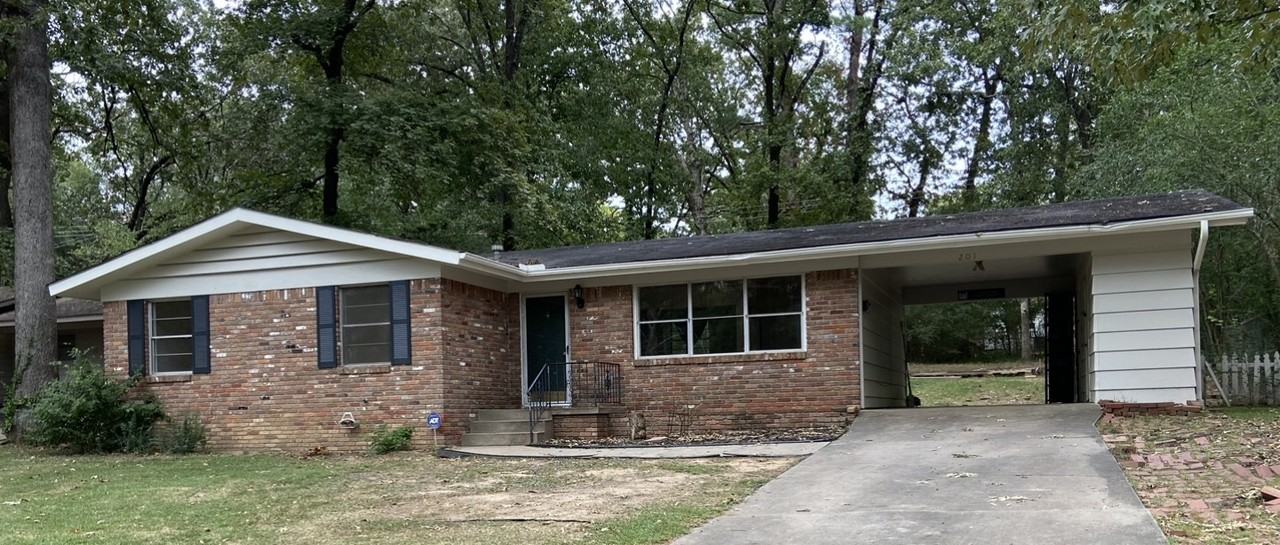 201 Hiawatha Dr #1 - Photo 2 of 43