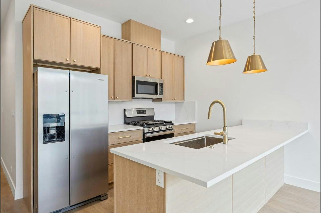 1313 West Taylor Street, Unit 2 - Photo 3 of 26