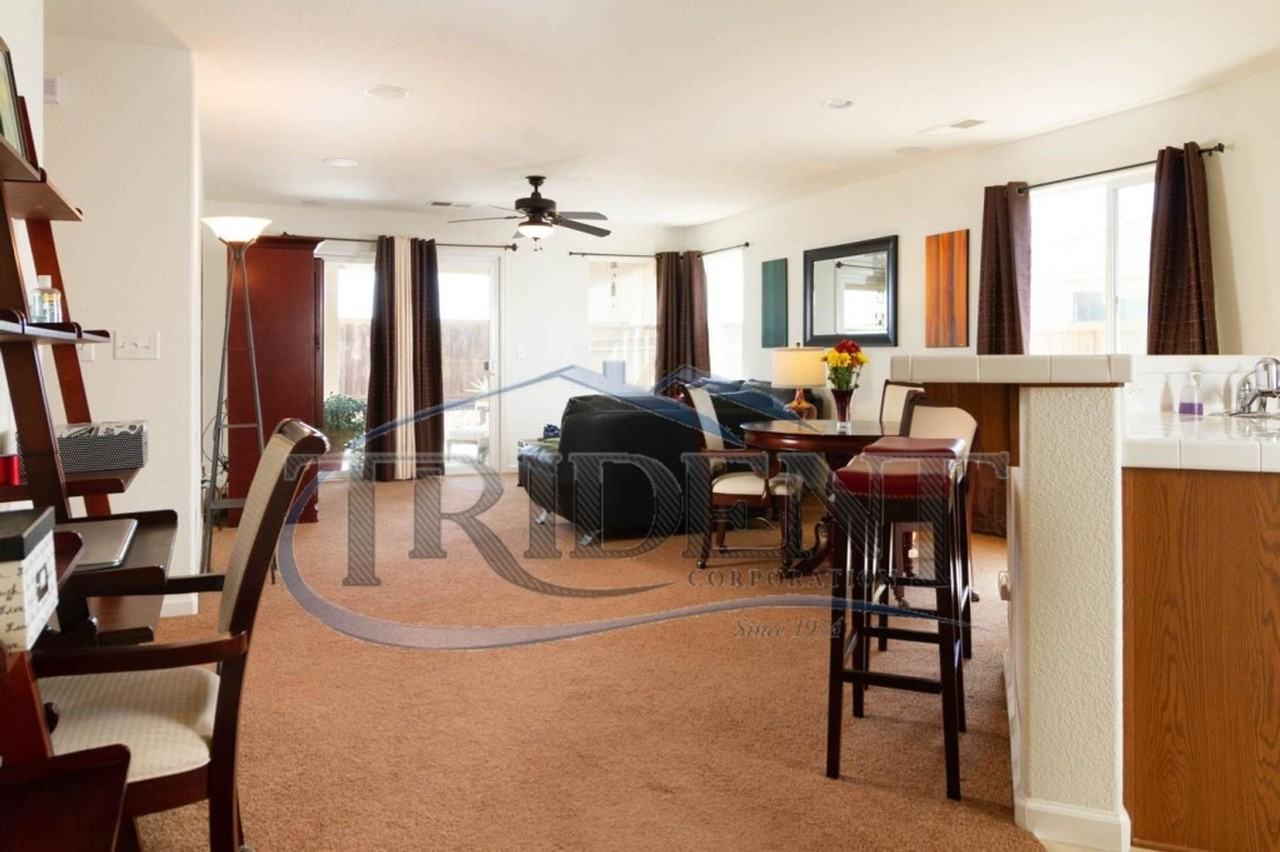1568 Minories Dr - Photo 3 of 23