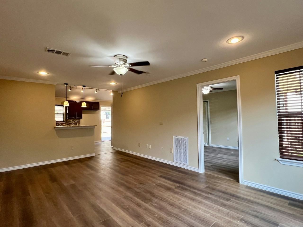 10815 Hermosa Drive - Photo 6 of 28