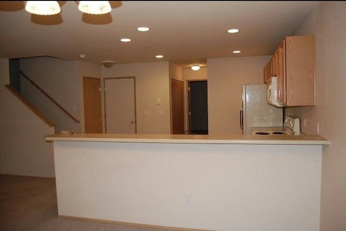3064 Hoffman Hill Boulevard - Photo 2 of 6