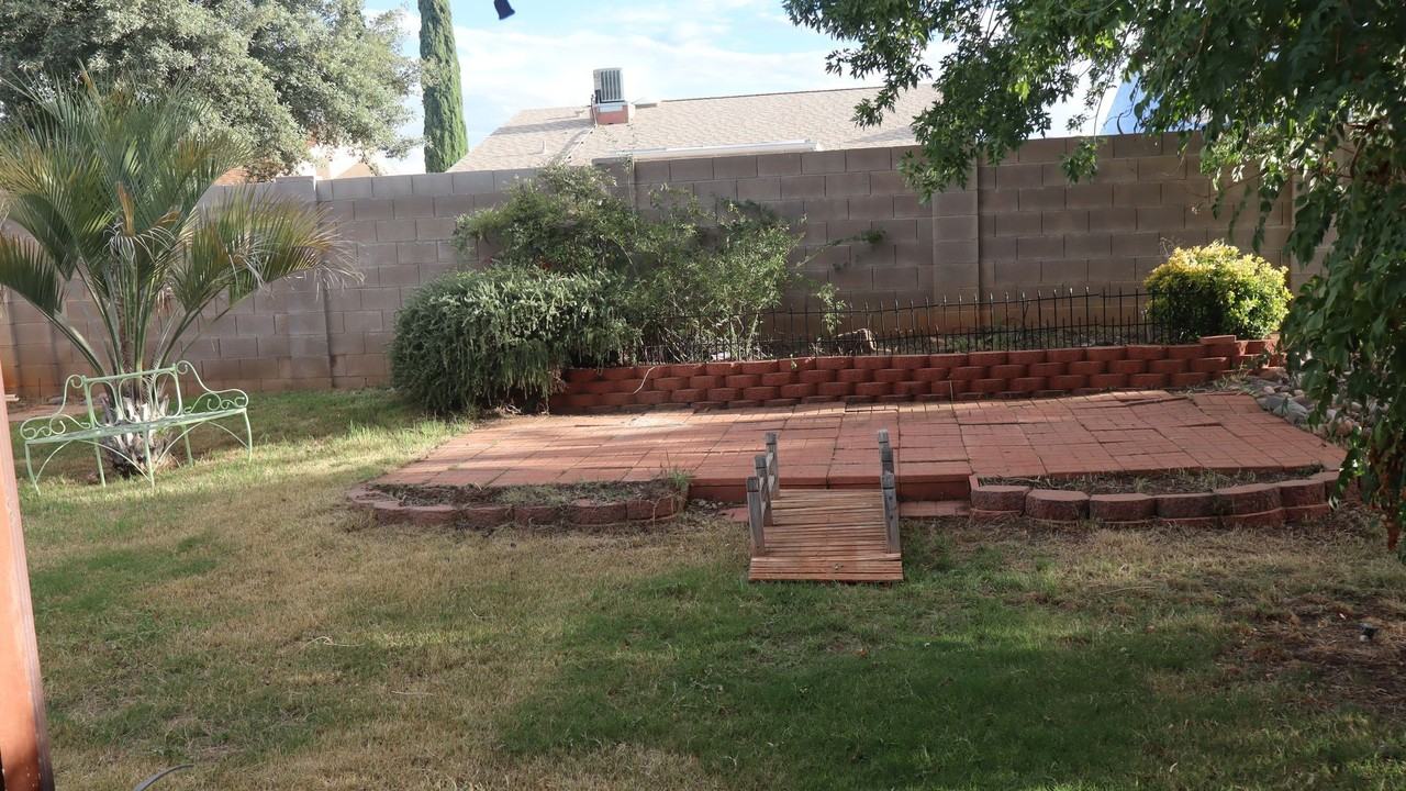 578 Hegge Dr - Photo 3 of 30