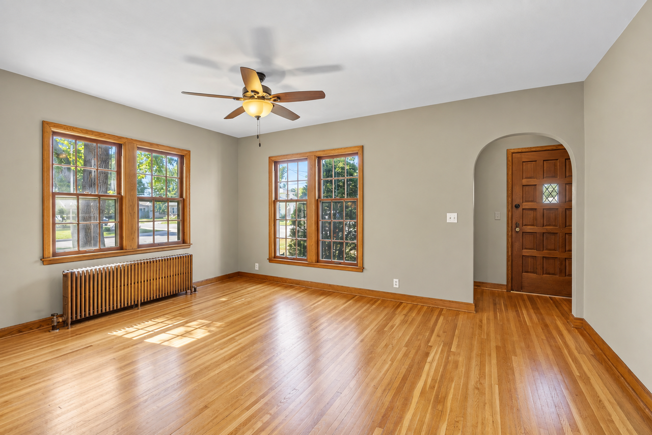 20640 Howland Avenue West - Photo 5 of 37