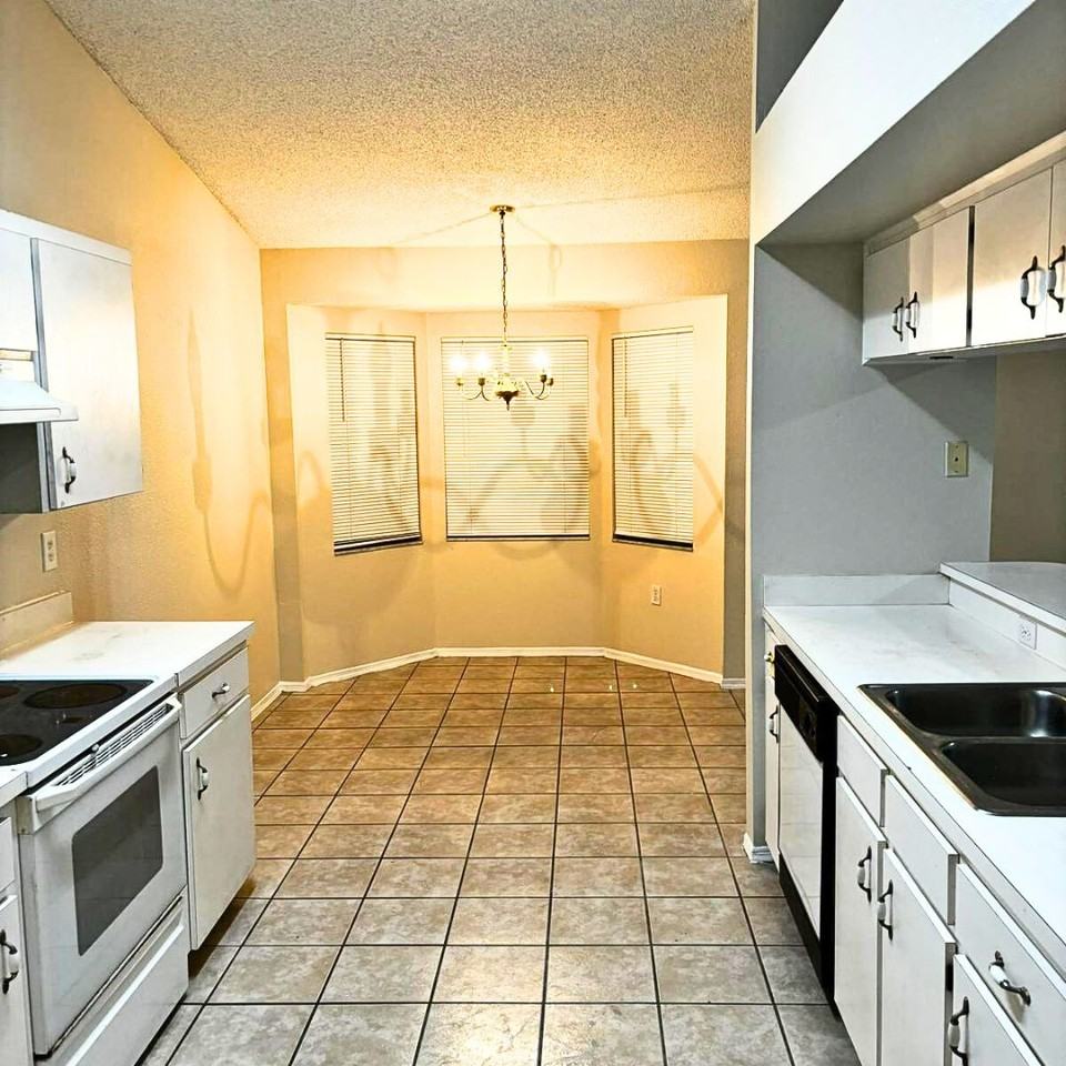 1719 Terry Cir Ne #1 - Photo 4 of 14