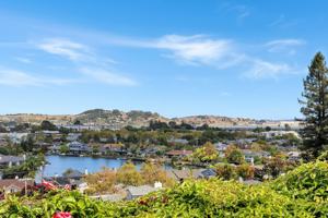 featured image of 14 Blue Rock Ct