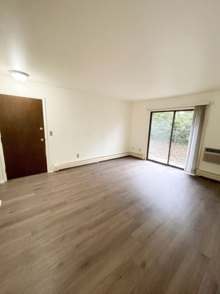 Sugar Creek Apartments - Photo 4 of 20