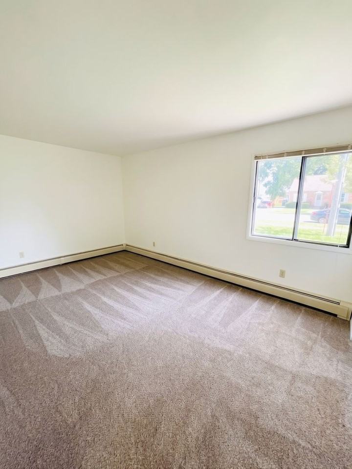 Sugar Creek Apartments - Photo 6 of 20
