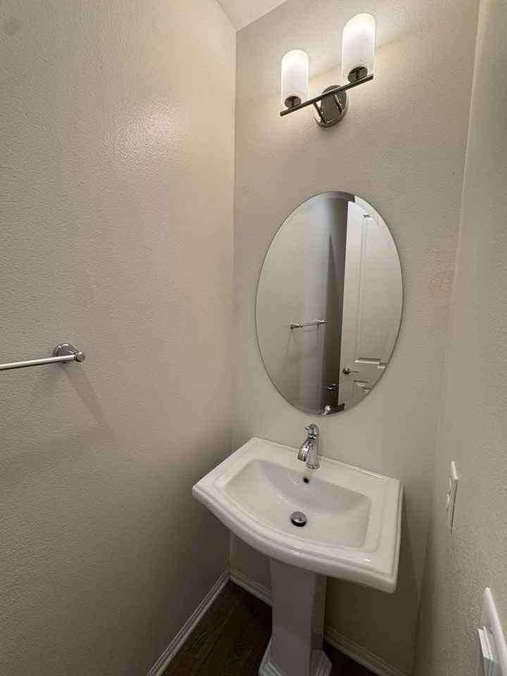 465 Pecana St - Photo 2 of 23