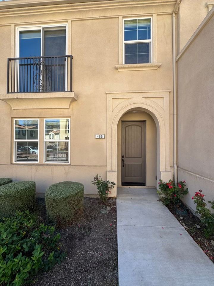 465 Pecana St - Photo 3 of 23