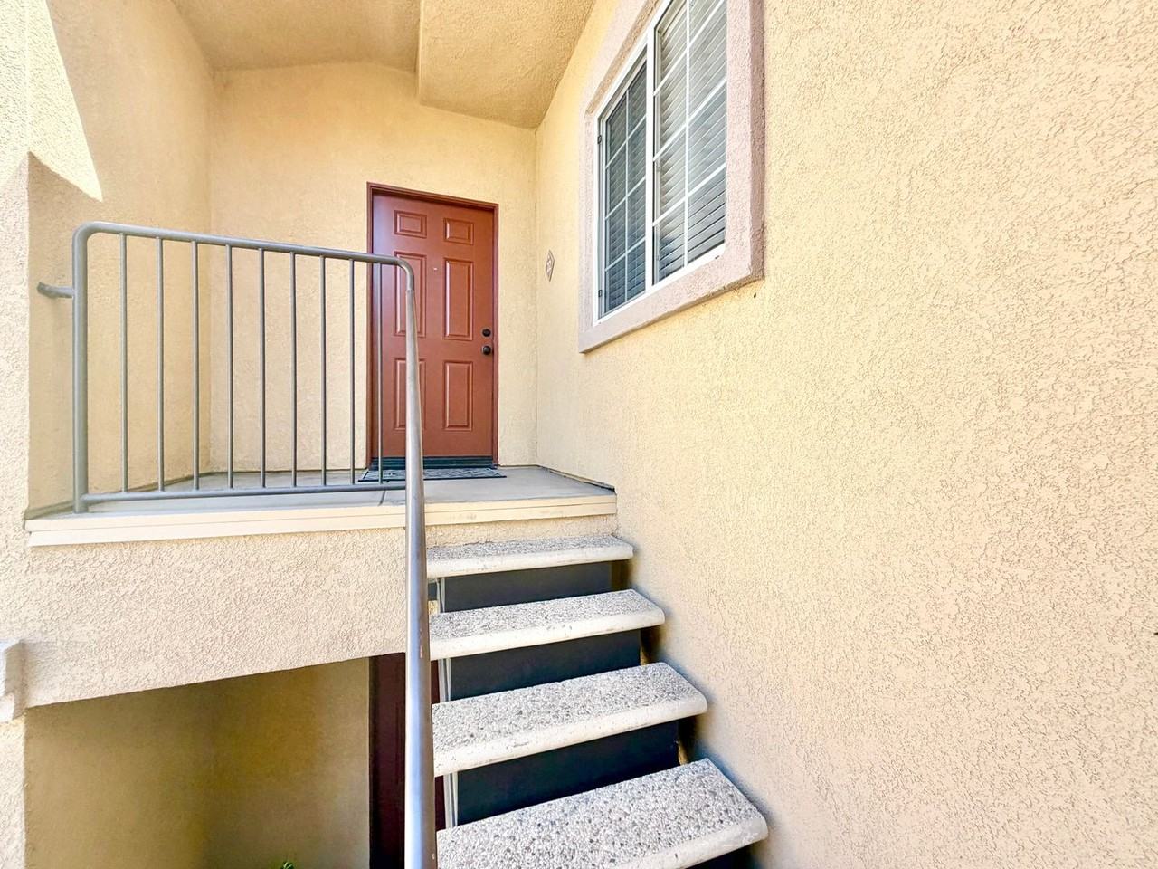 41410 Juniper St - Photo 3 of 31